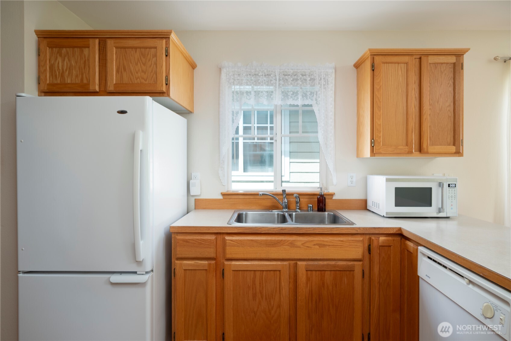 161 W Whidbey Avenue #4, Oak Harbor, WA 98277