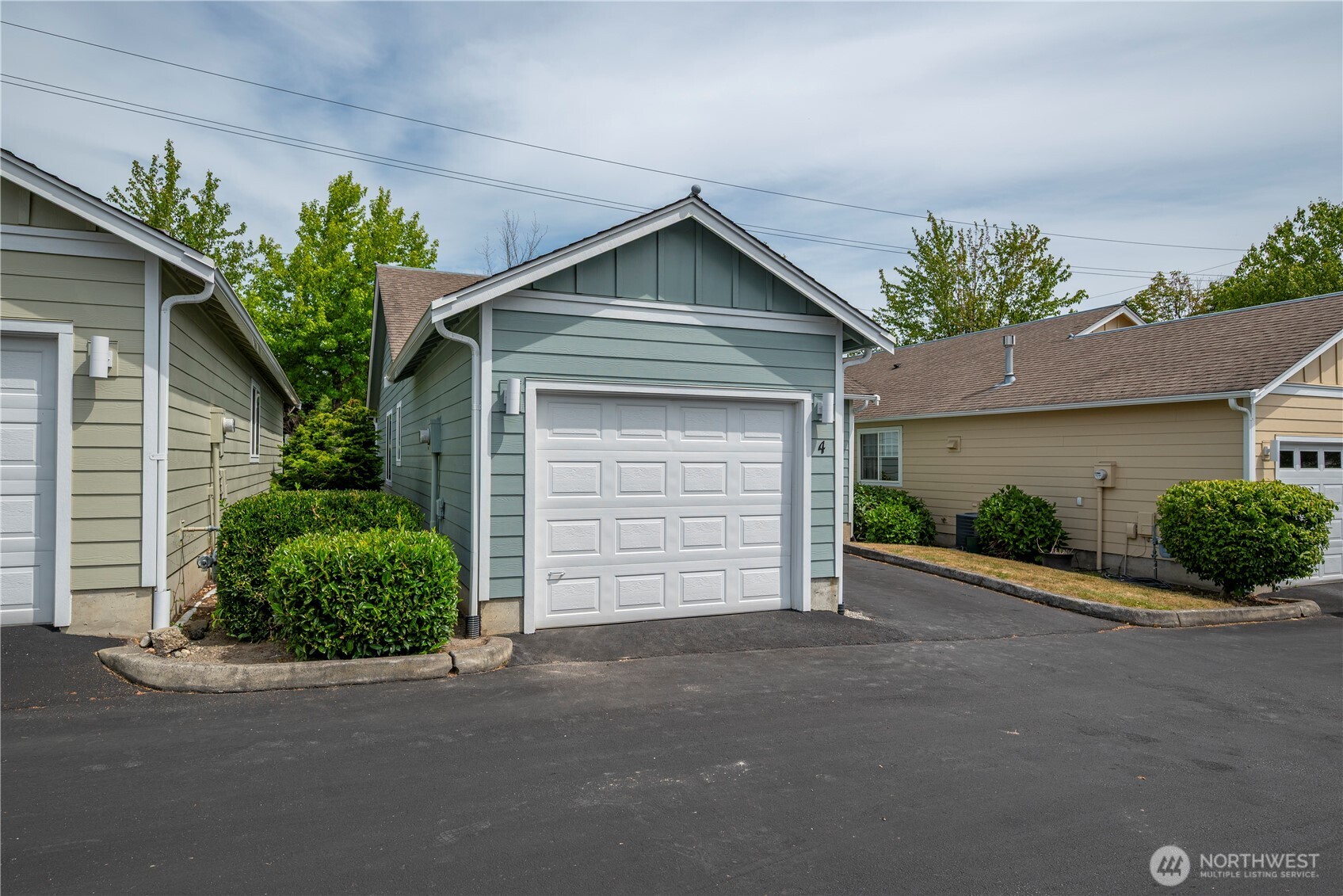 161 W Whidbey Avenue #4, Oak Harbor, WA 98277