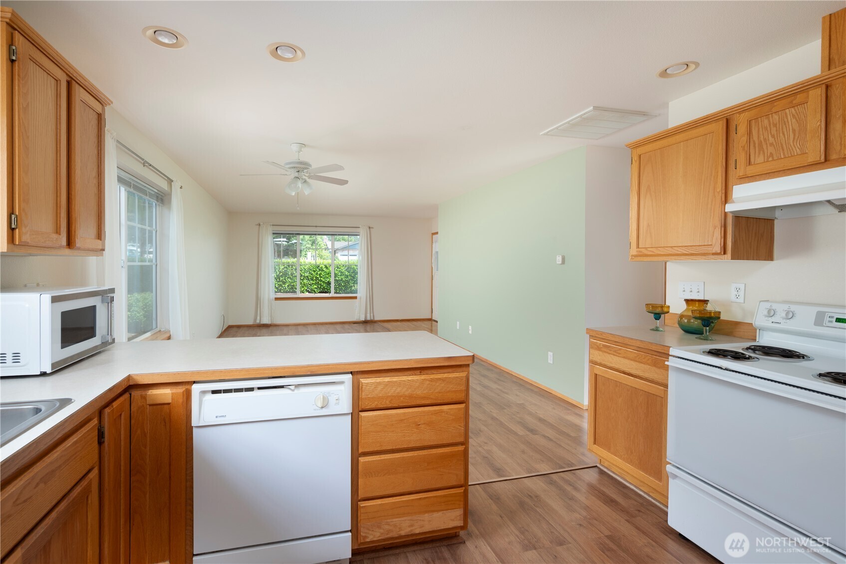 161 W Whidbey Avenue #4, Oak Harbor, WA 98277