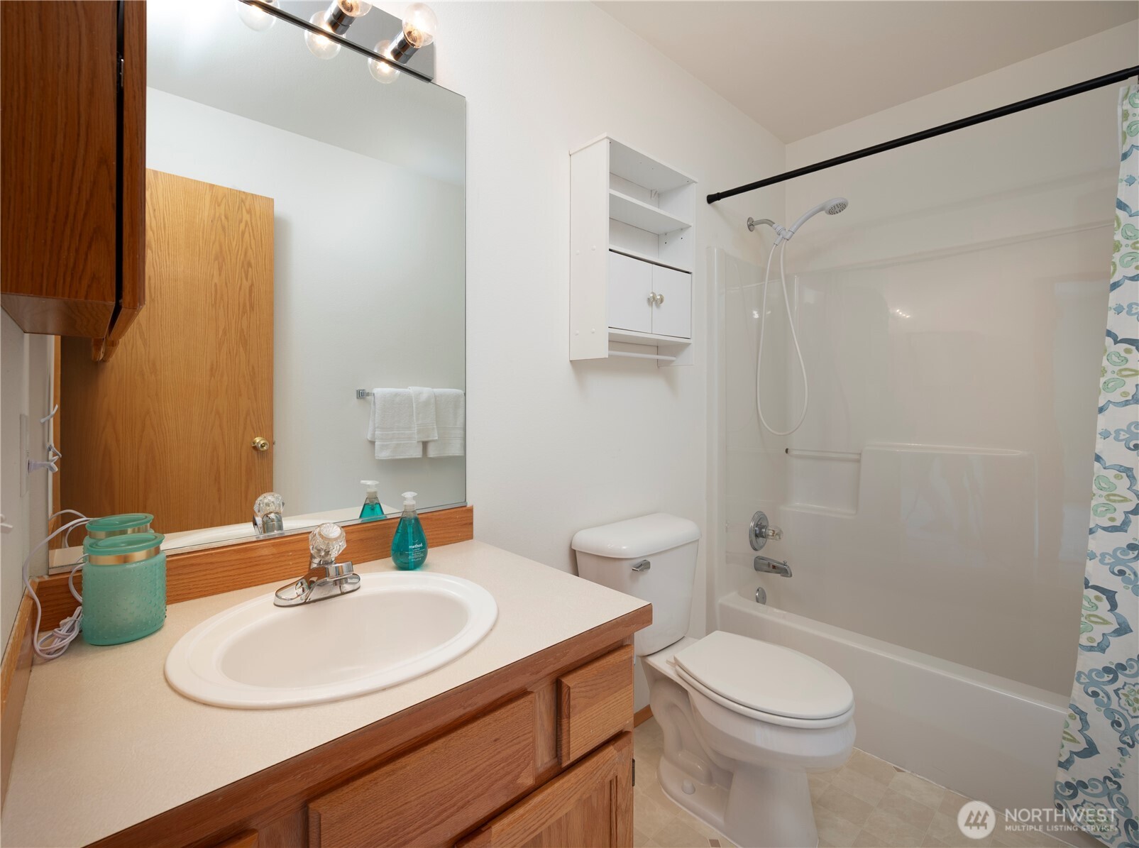 161 W Whidbey Avenue #4, Oak Harbor, WA 98277
