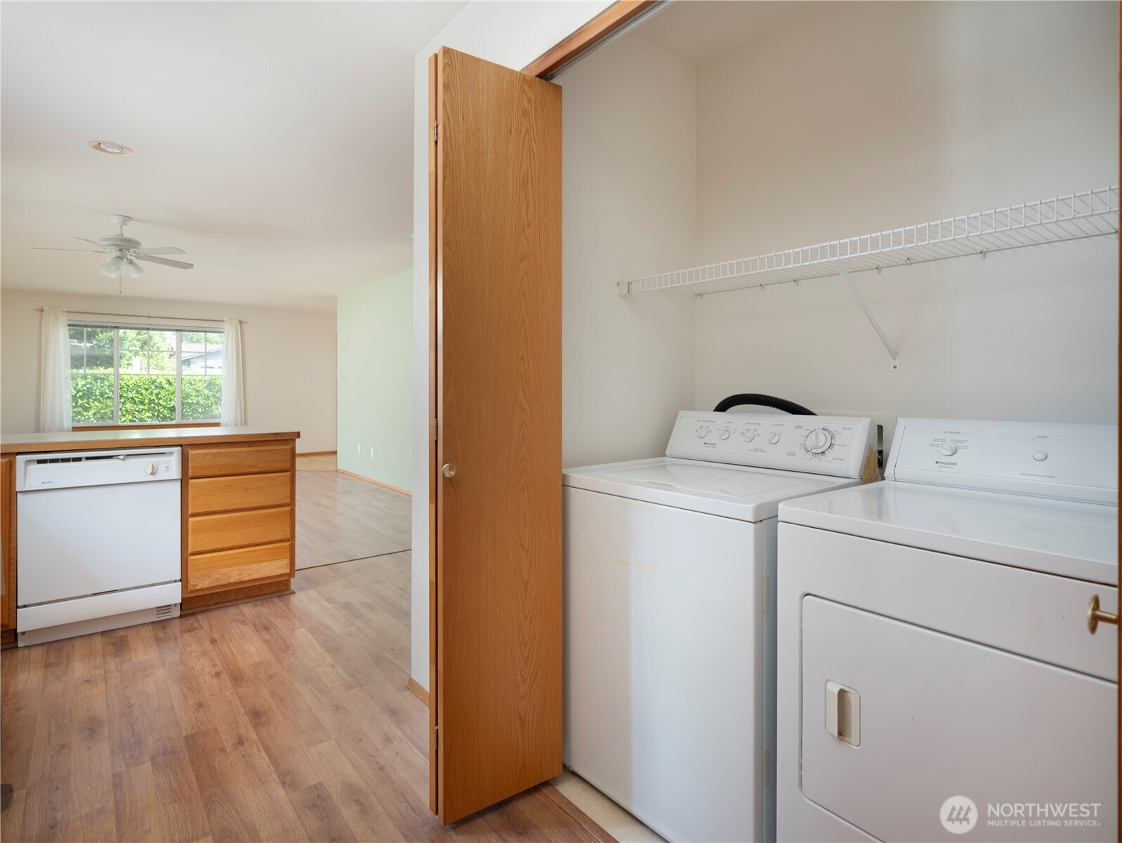 161 W Whidbey Avenue #4, Oak Harbor, WA 98277
