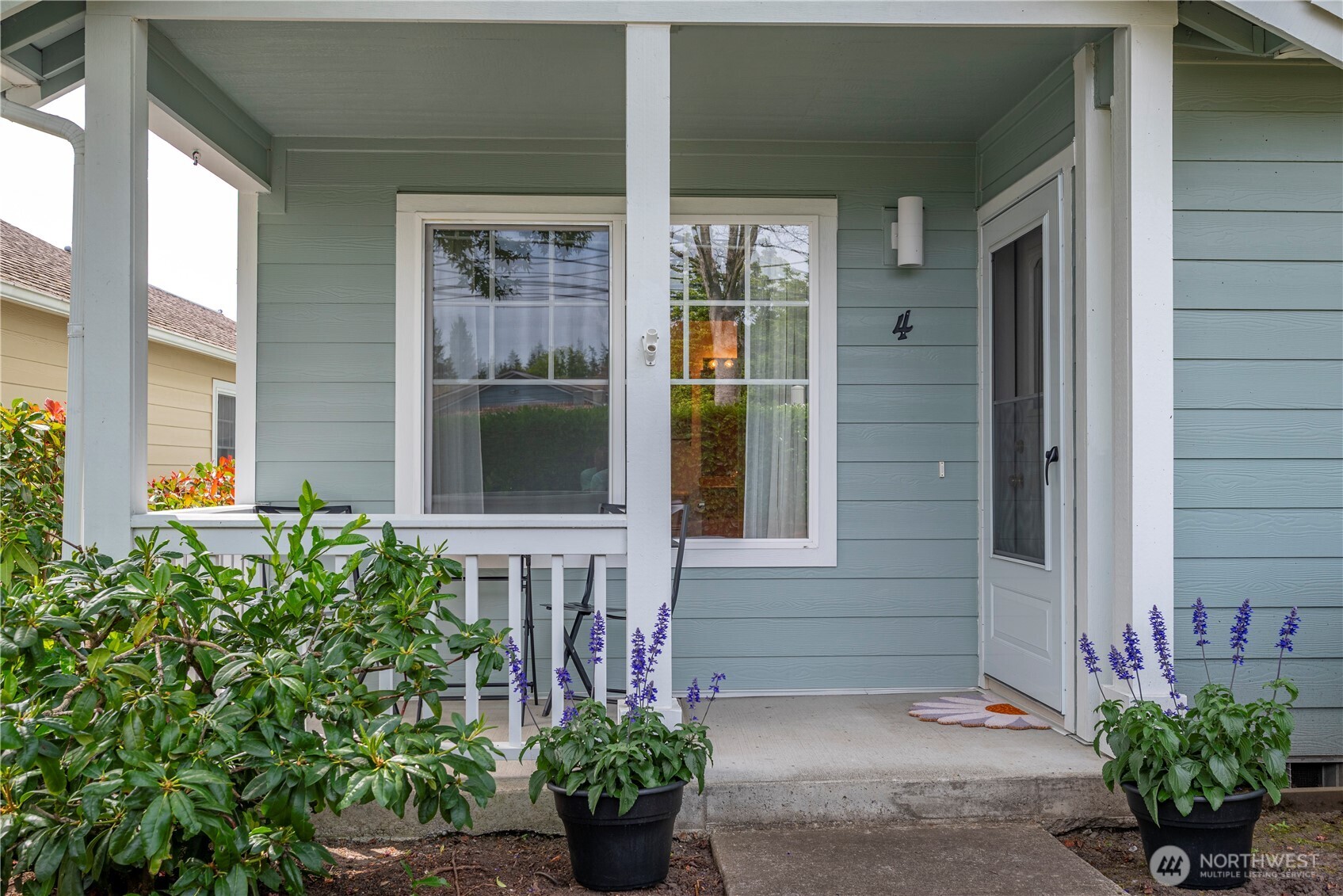 161 W Whidbey Avenue #4, Oak Harbor, WA 98277