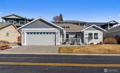 210 Village Drive , Manson, WA 98831