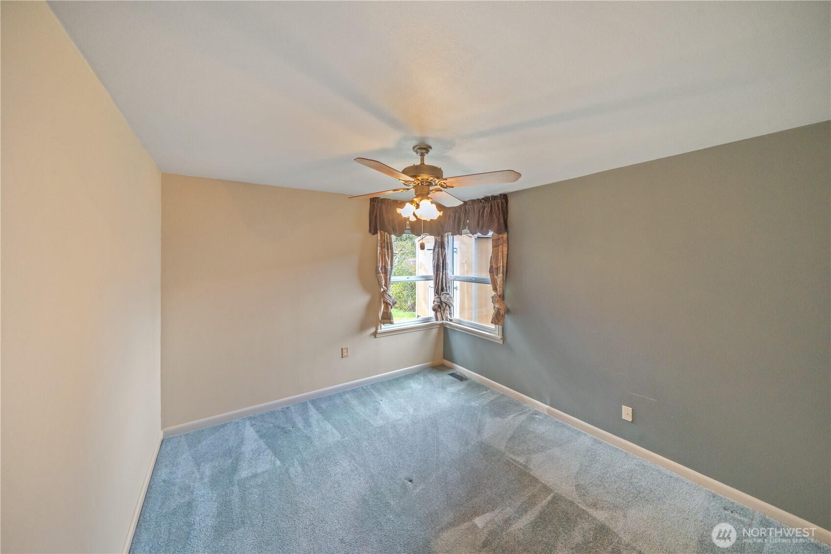 16751 Linden Avenue N, Shoreline, WA 98133