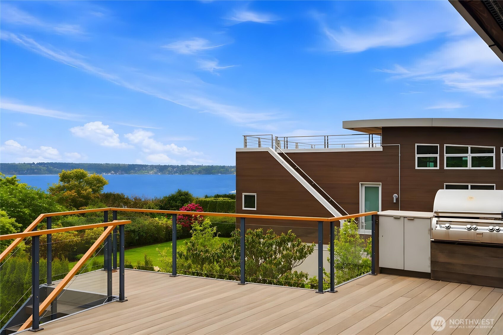 9135 NE 19th St , Clyde Hill, WA 98004