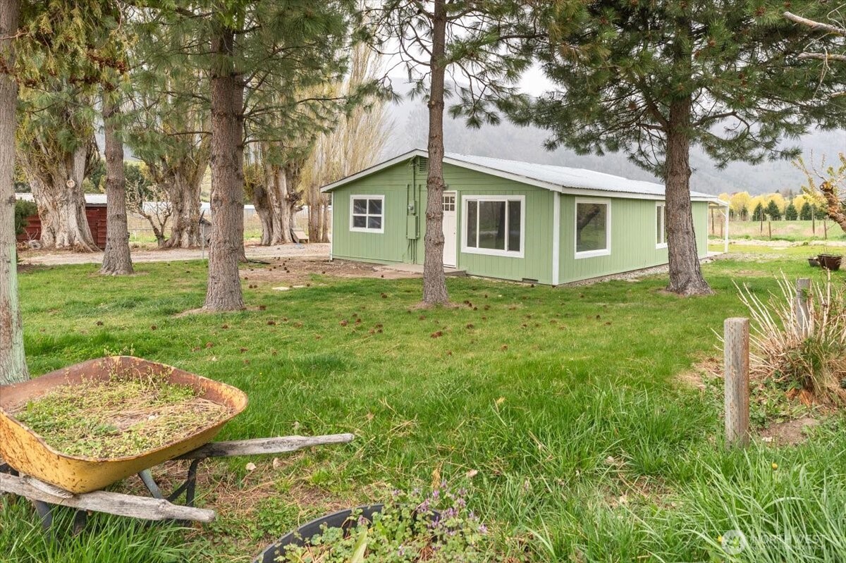 293 Barkley Road , Manson, WA 98831