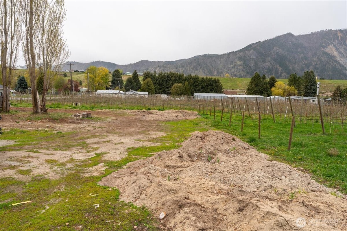 293 Barkley Road , Manson, WA 98831