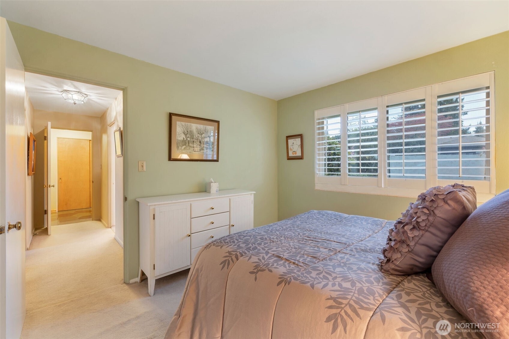 10520 11th Avenue NW, Seattle, WA 98177-5206