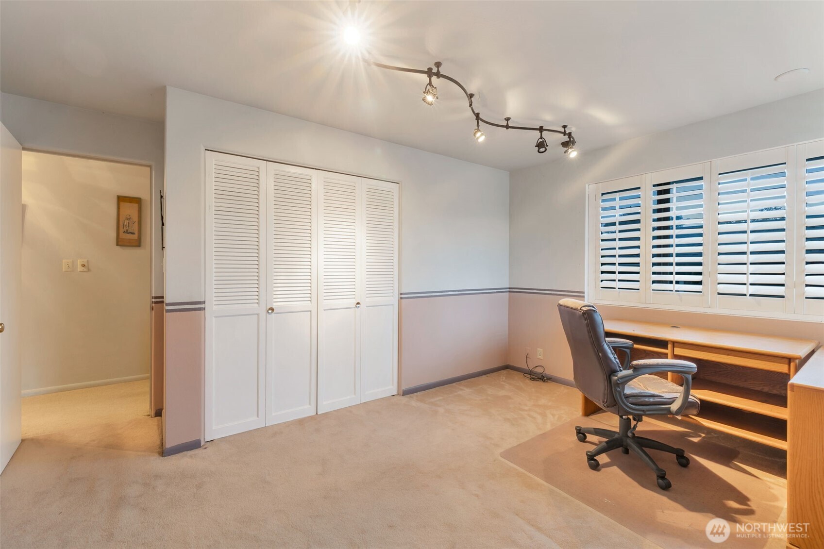 10520 11th Avenue NW, Seattle, WA 98177-5206