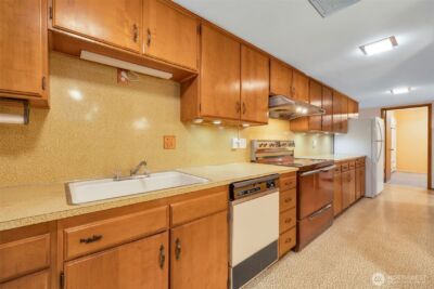 10520 11th Avenue NW, Seattle, WA 98177-5206 - Photo 24