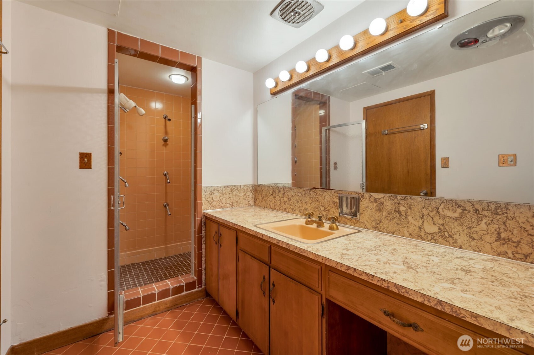 10520 11th Avenue NW, Seattle, WA 98177-5206