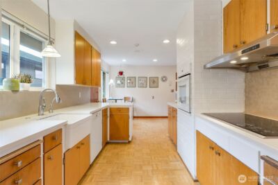 10520 11th Avenue NW, Seattle, WA 98177-5206 - Photo 9