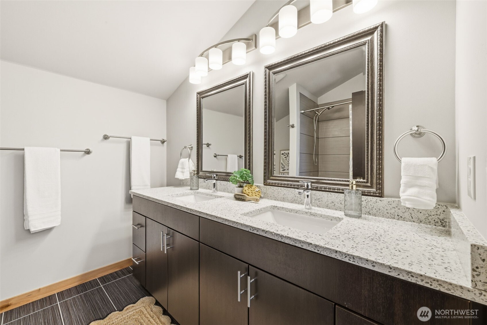 21 Arlberg Place , Snoqualmie Pass, WA 98068