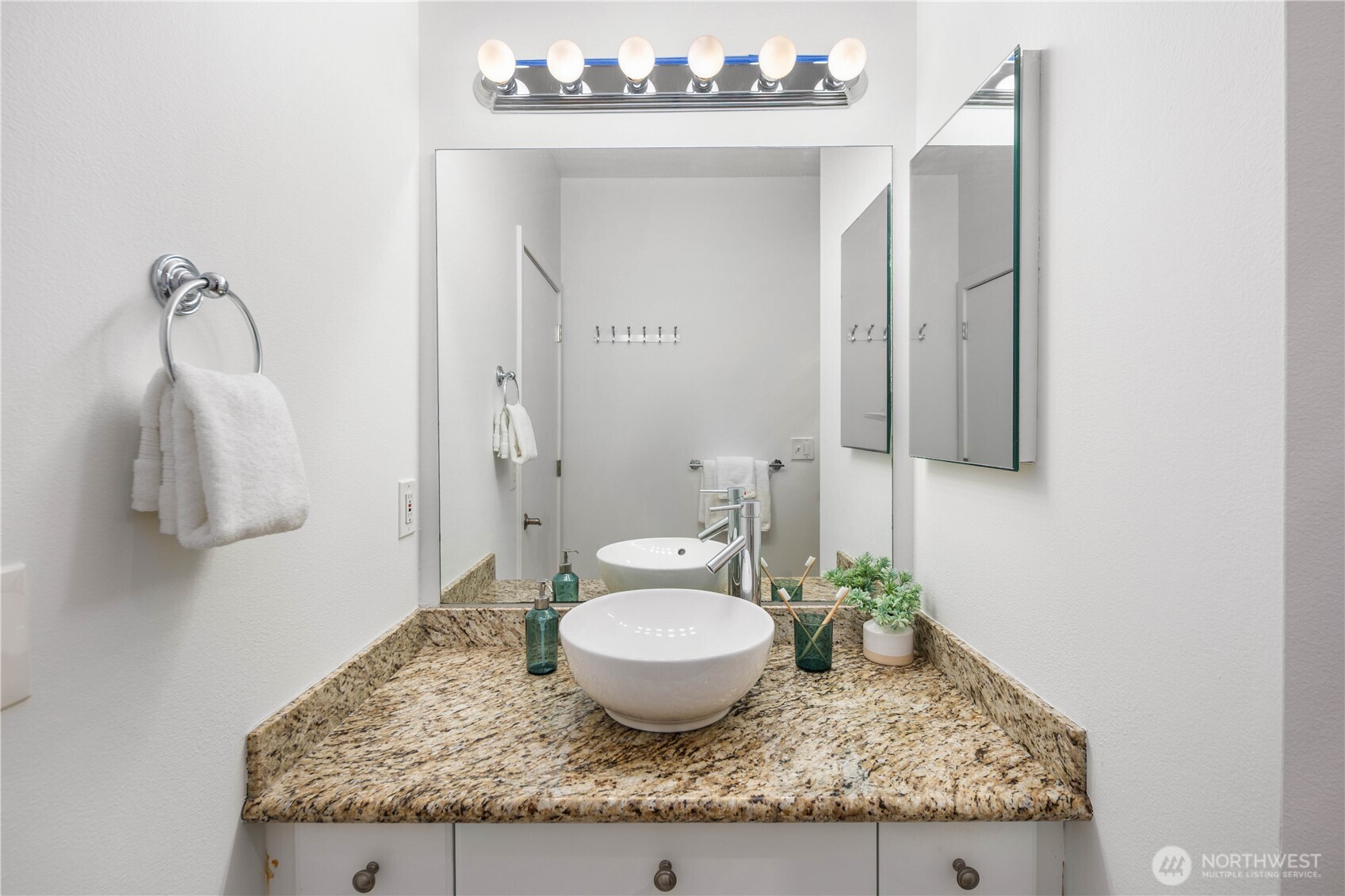 2415 2nd Avenue #349, Seattle, WA 98121