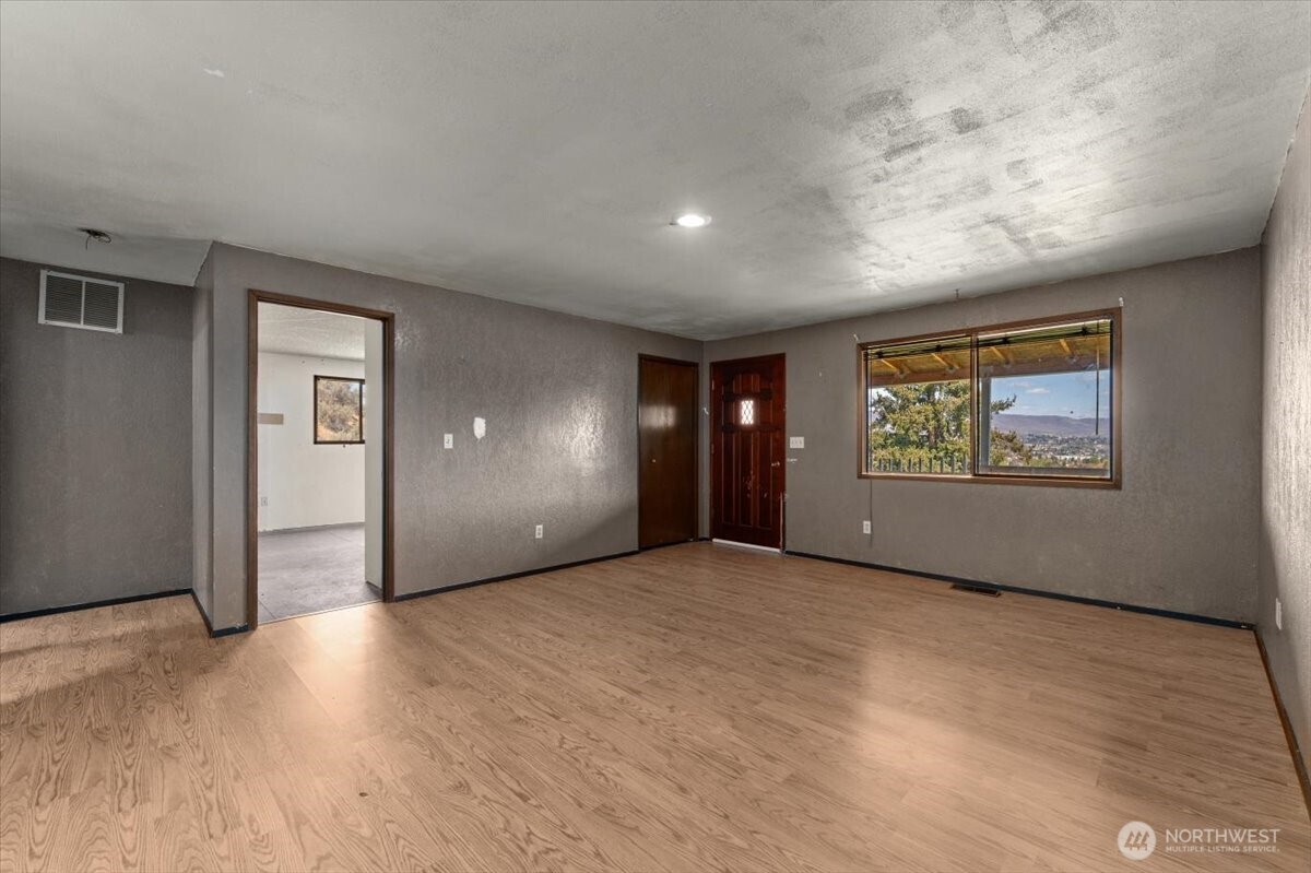 1531 Millerdale Avenue , Wenatchee, WA 98801