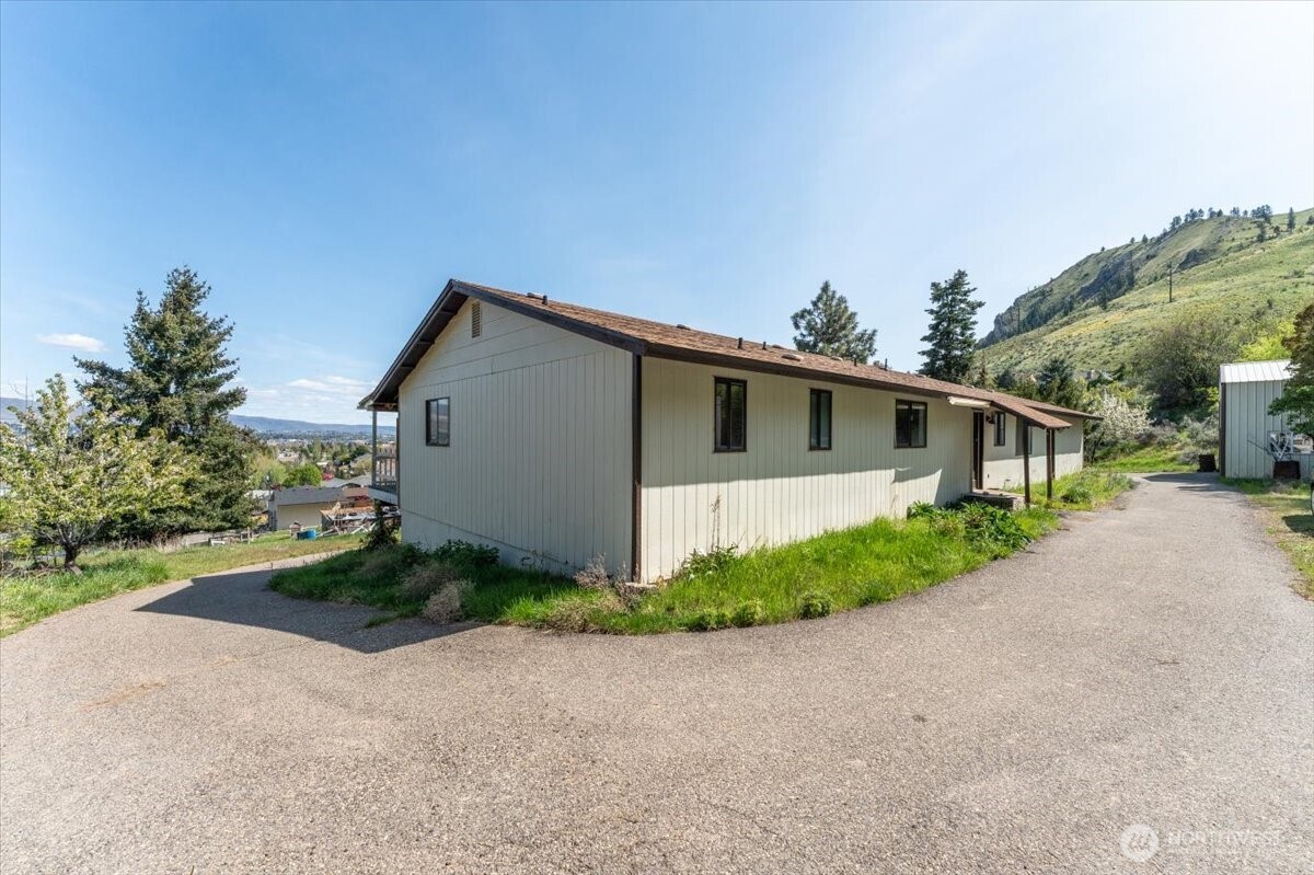 1531 Millerdale Avenue , Wenatchee, WA 98801