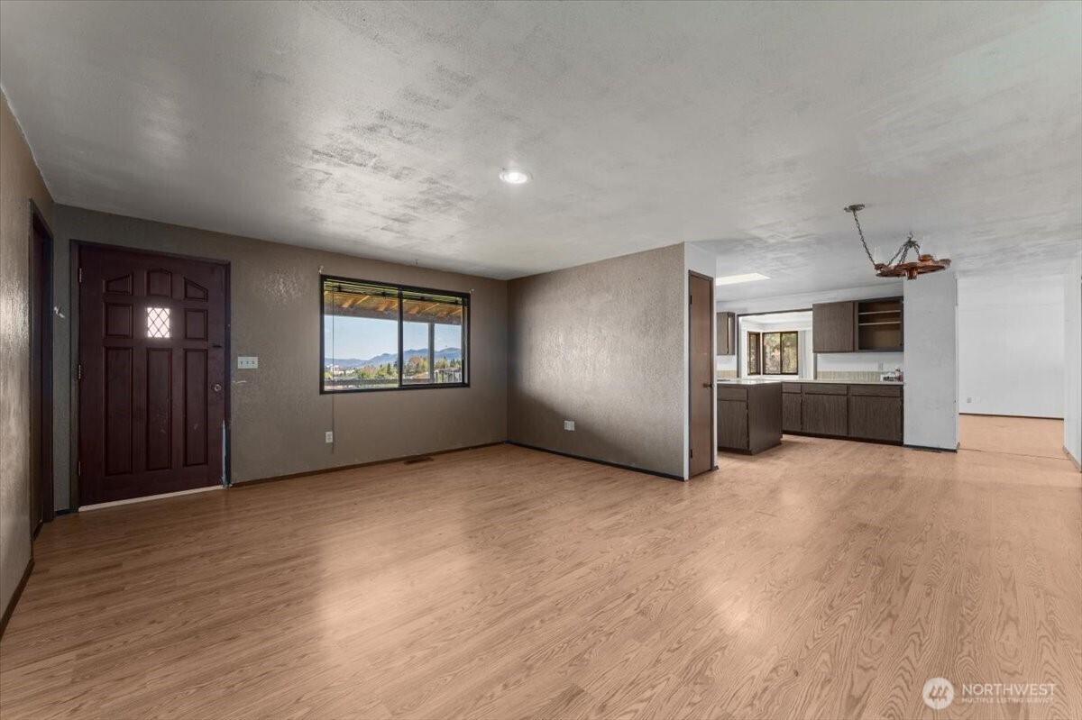 1531 Millerdale Avenue , Wenatchee, WA 98801