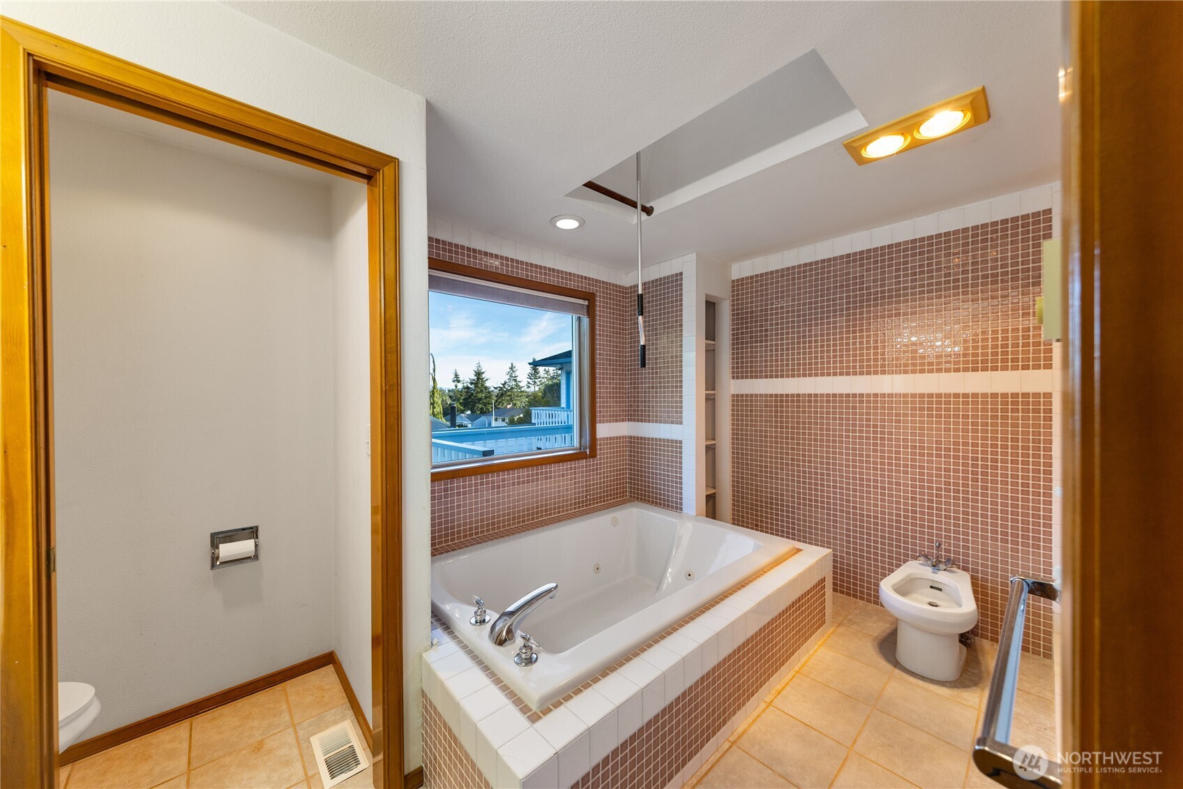 2115 Fairway Lane , Oak Harbor, WA 98277-7117