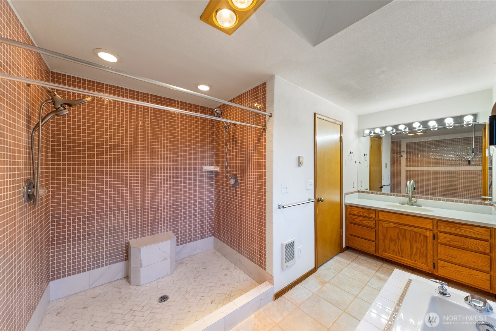 2115 Fairway Lane , Oak Harbor, WA 98277-7117