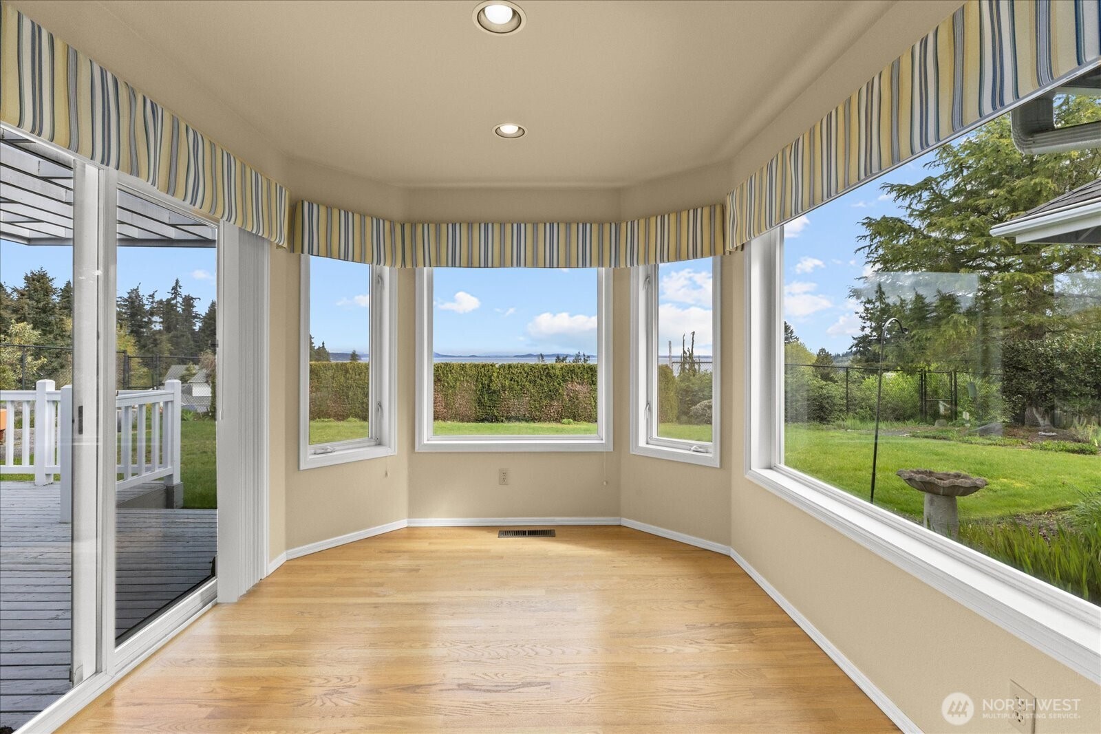 30 Chatham Place , Camano Island, WA 98282