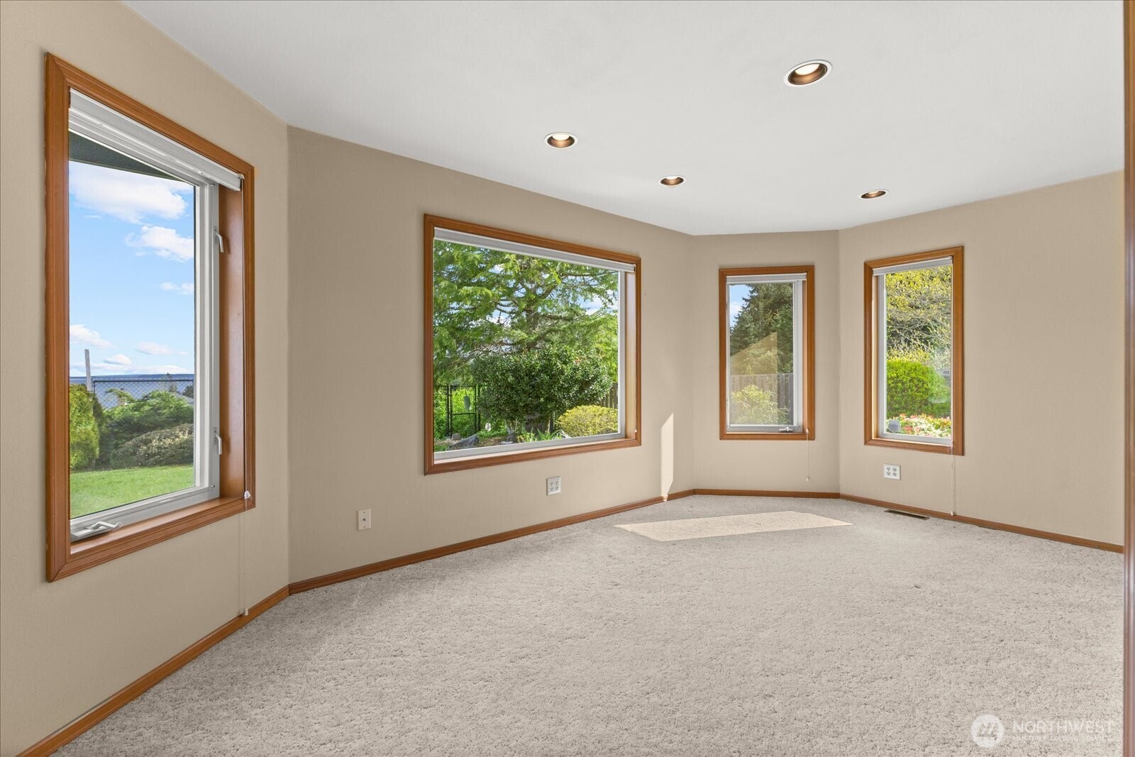 30 Chatham Place , Camano Island, WA 98282