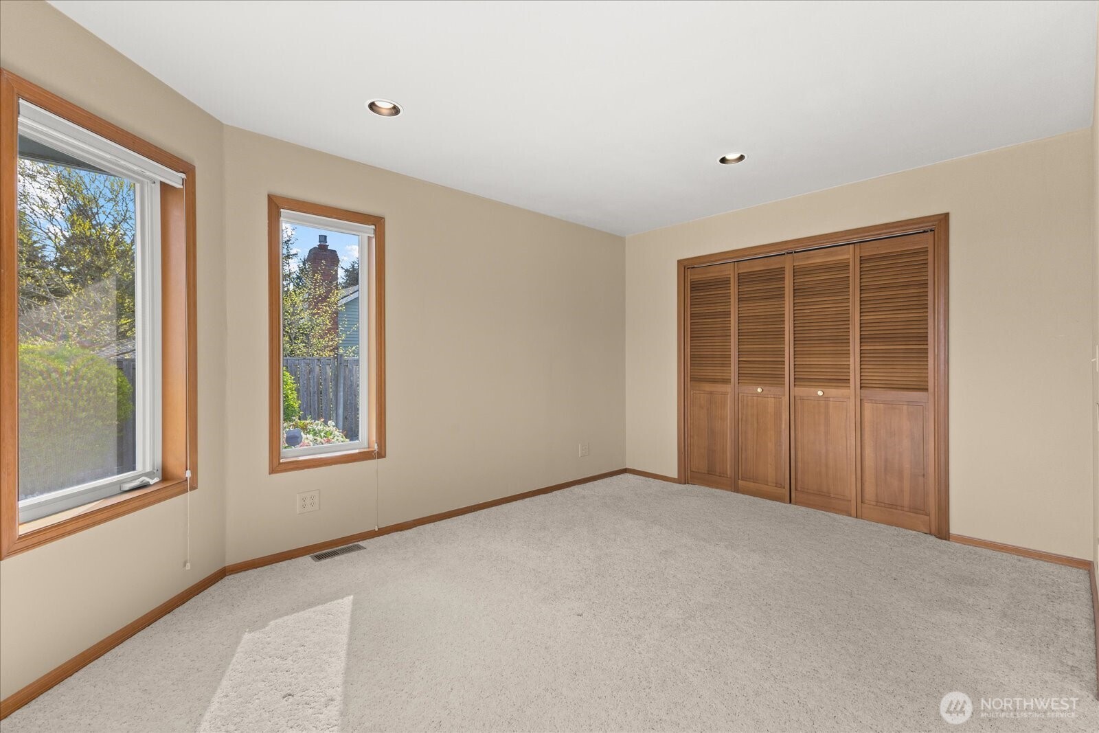 30 Chatham Place , Camano Island, WA 98282