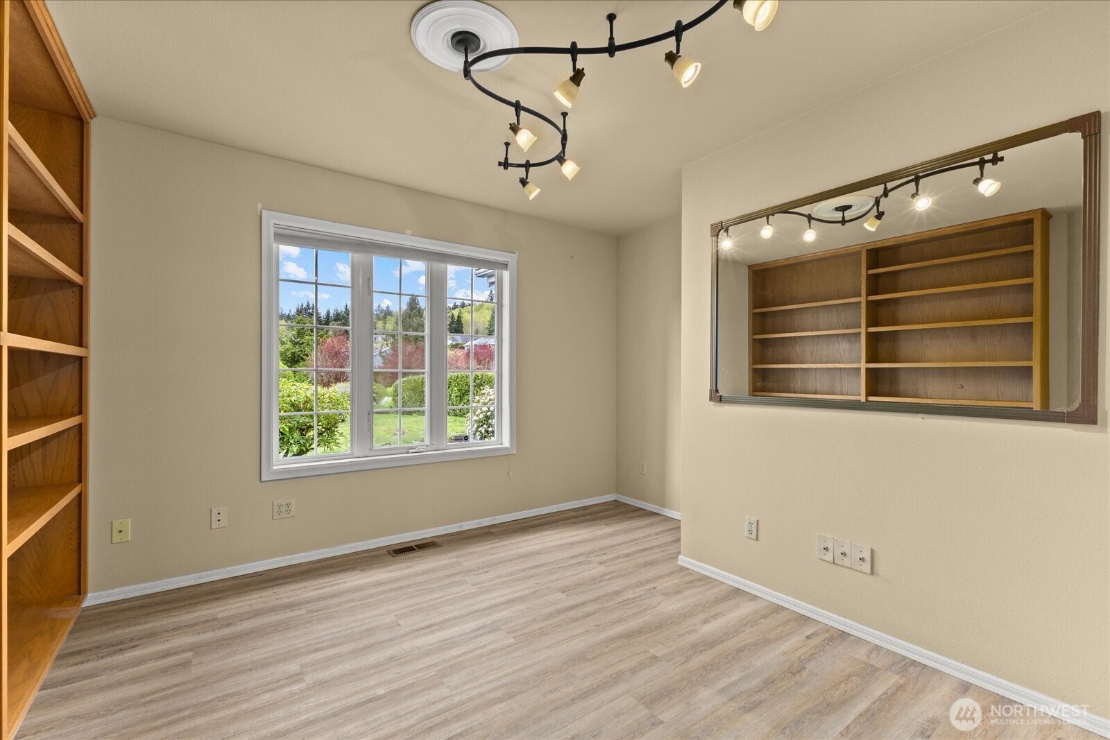 30 Chatham Place , Camano Island, WA 98282