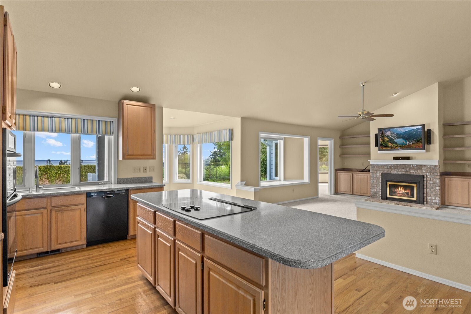 30 Chatham Place , Camano Island, WA 98282