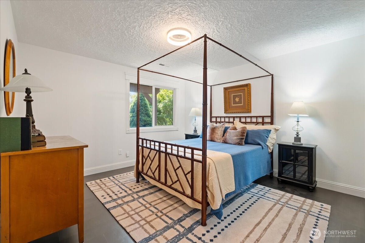 8014 SE Middle Way , Vancouver, WA 98664