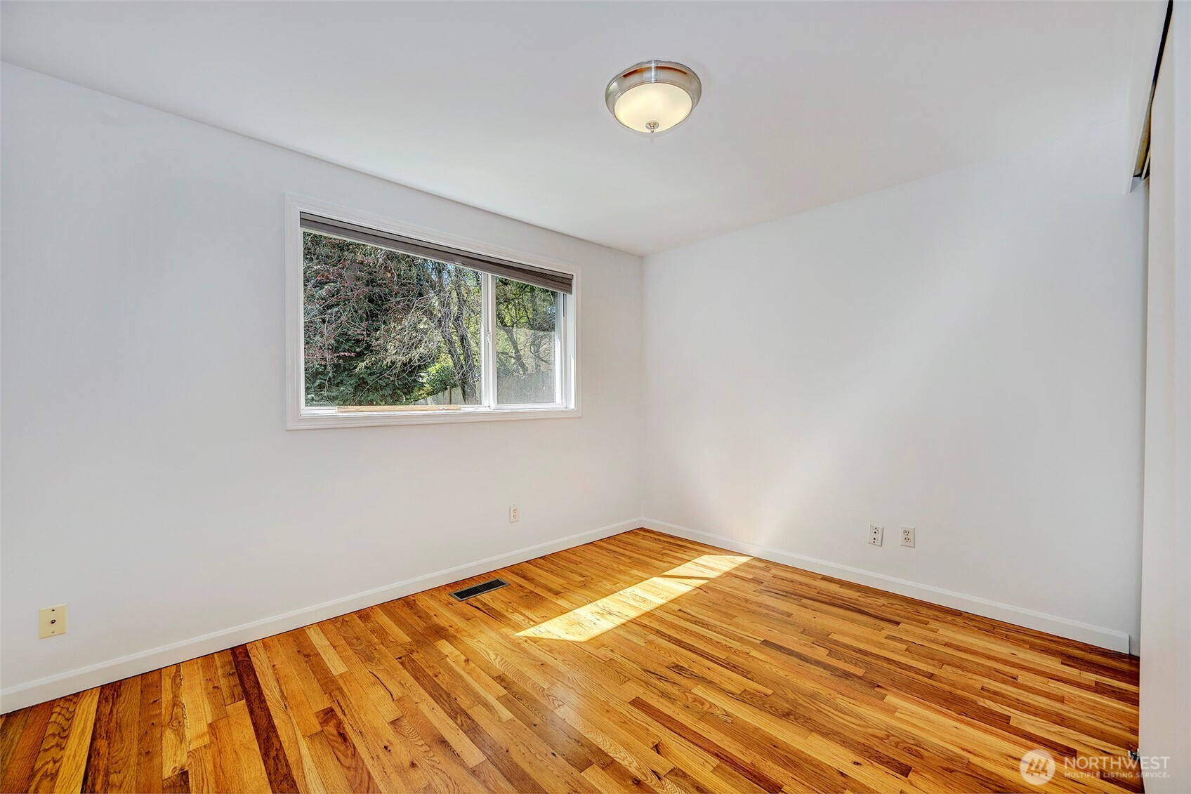 5614 170th Place SW, Lynnwood, WA 98037
