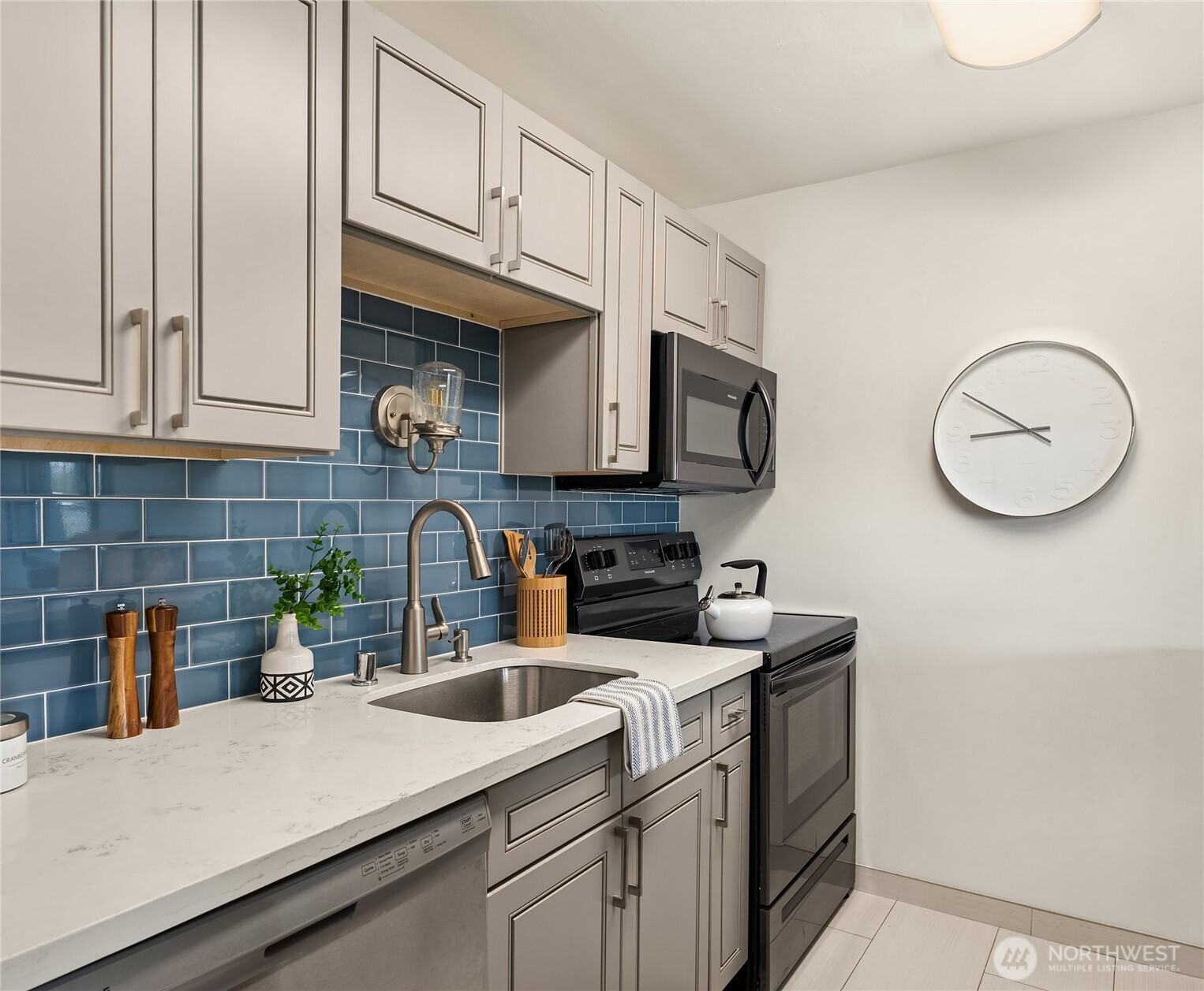 2501 Canterbury Lane E #322, Seattle, WA 98112