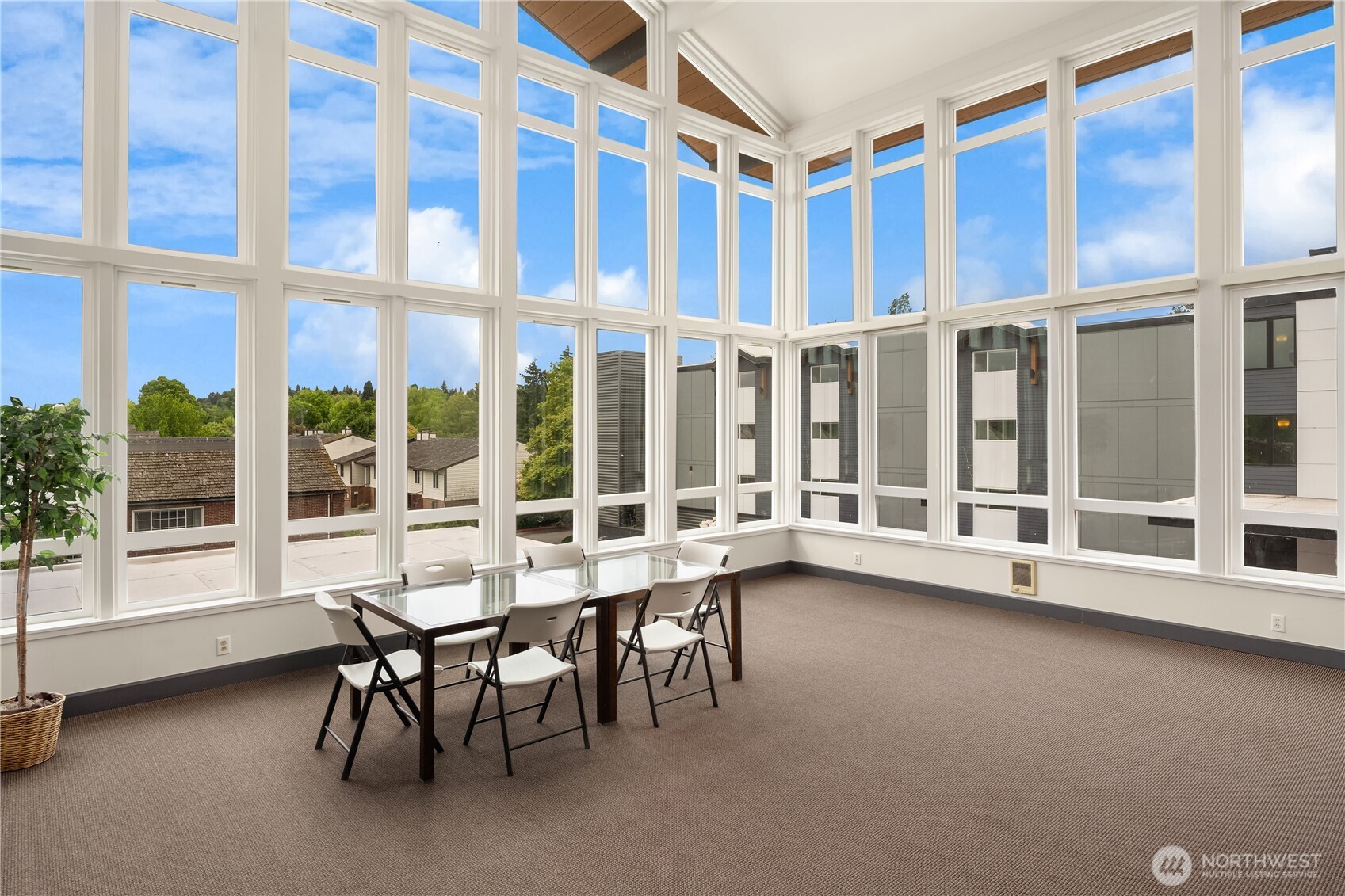 2501 Canterbury Lane E #322, Seattle, WA 98112