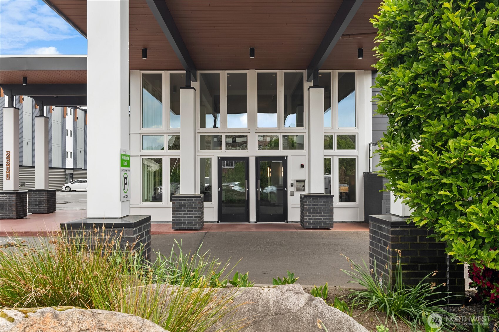 2501 Canterbury Lane E #322, Seattle, WA 98112