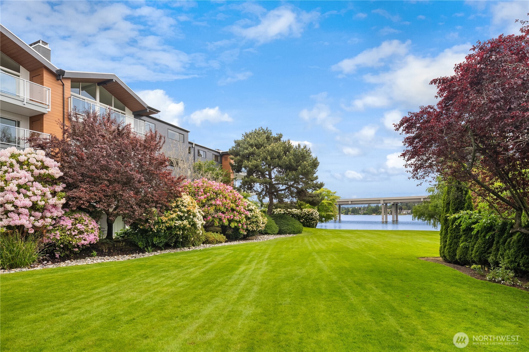 2501 Canterbury Lane E #322, Seattle, WA 98112