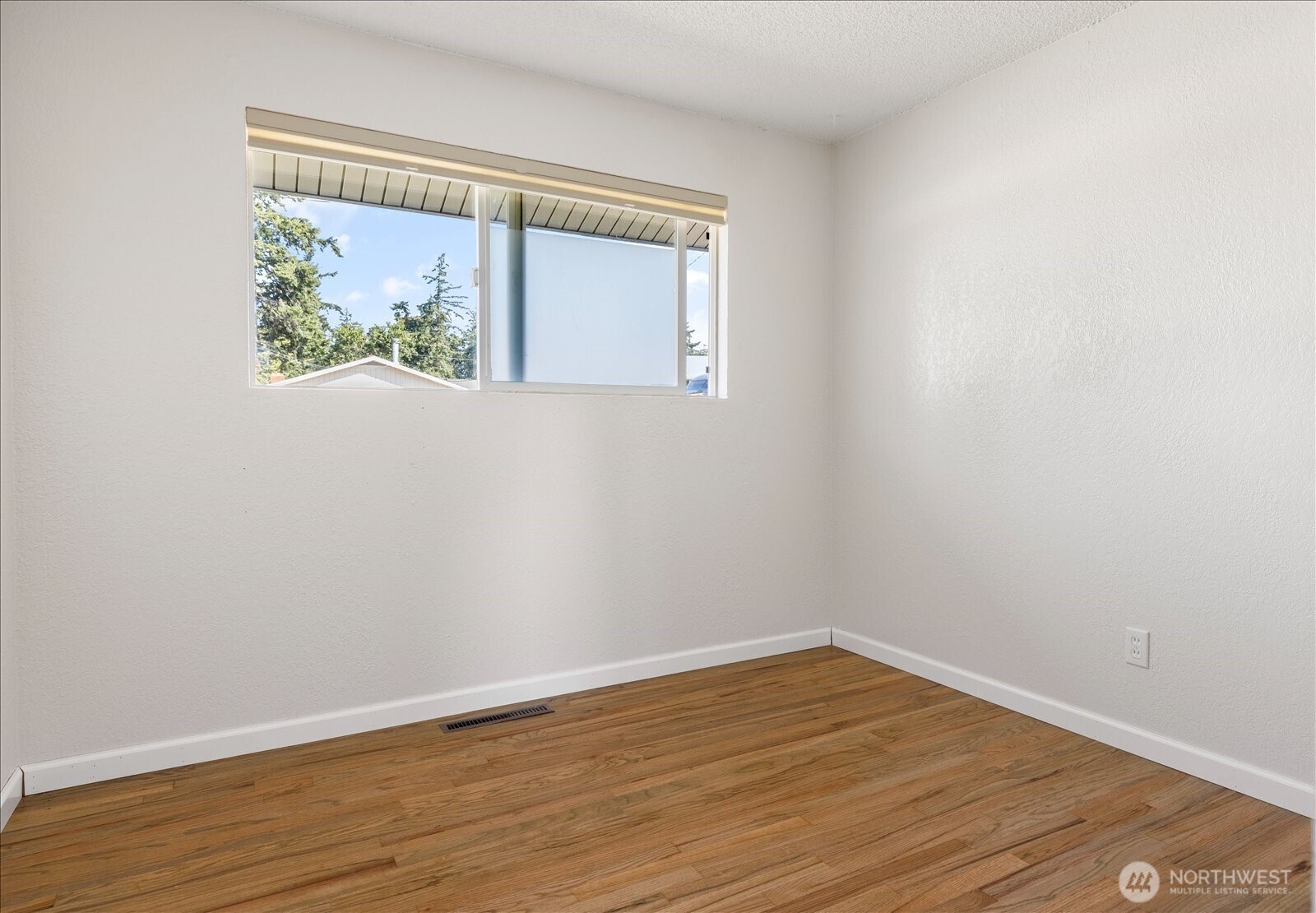1515 NE 3rd Avenue , Oak Harbor, WA 98277