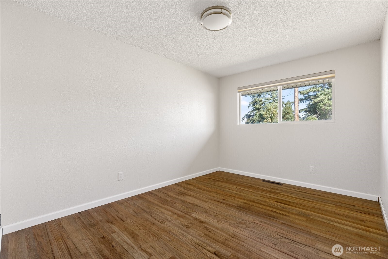 1515 NE 3rd Avenue , Oak Harbor, WA 98277