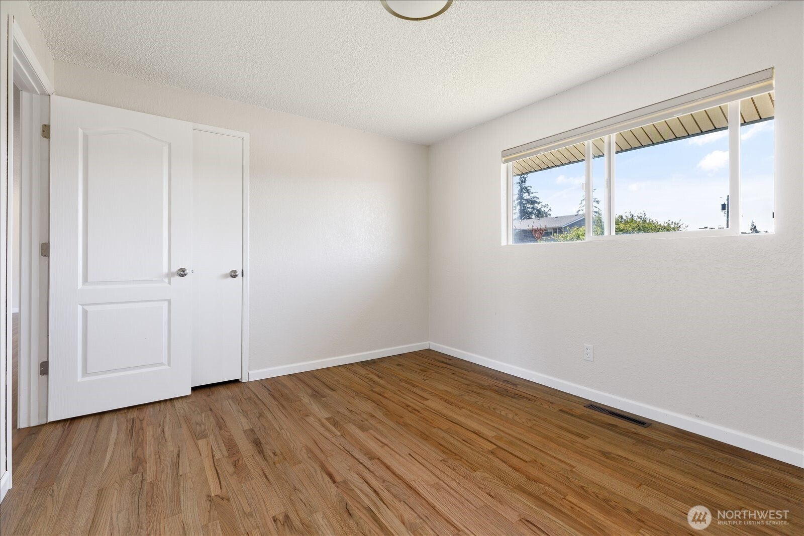 1515 NE 3rd Avenue , Oak Harbor, WA 98277