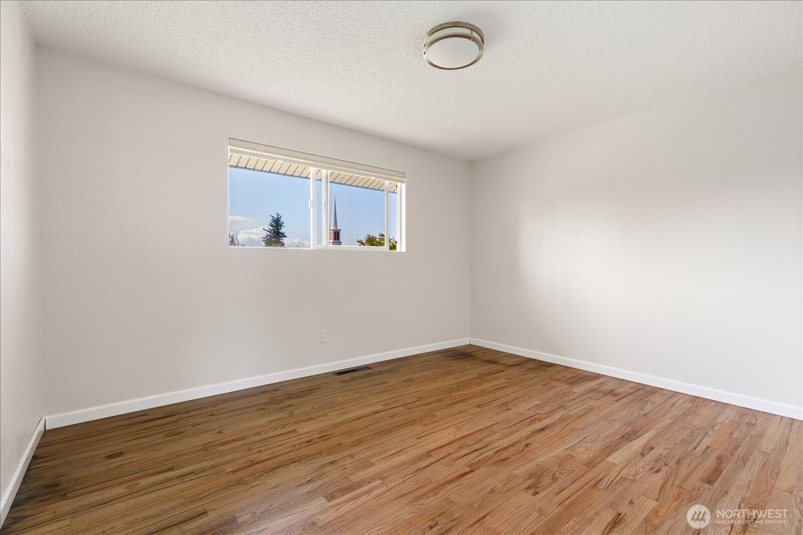 1515 NE 3rd Avenue , Oak Harbor, WA 98277