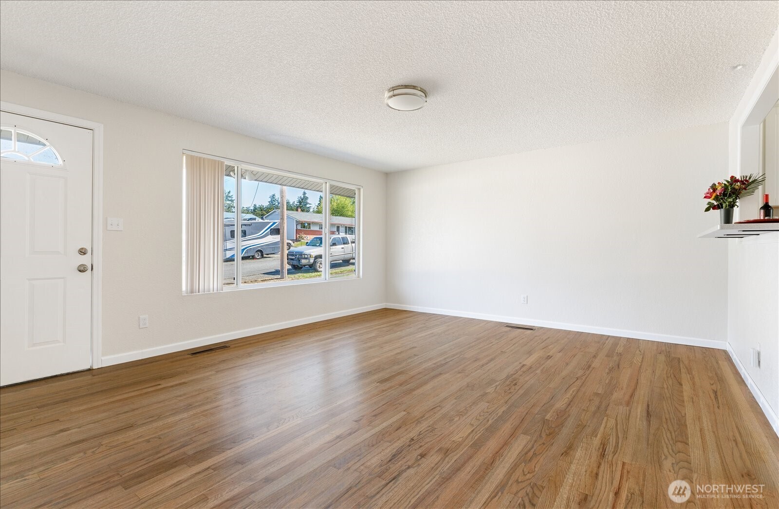 1515 NE 3rd Avenue , Oak Harbor, WA 98277