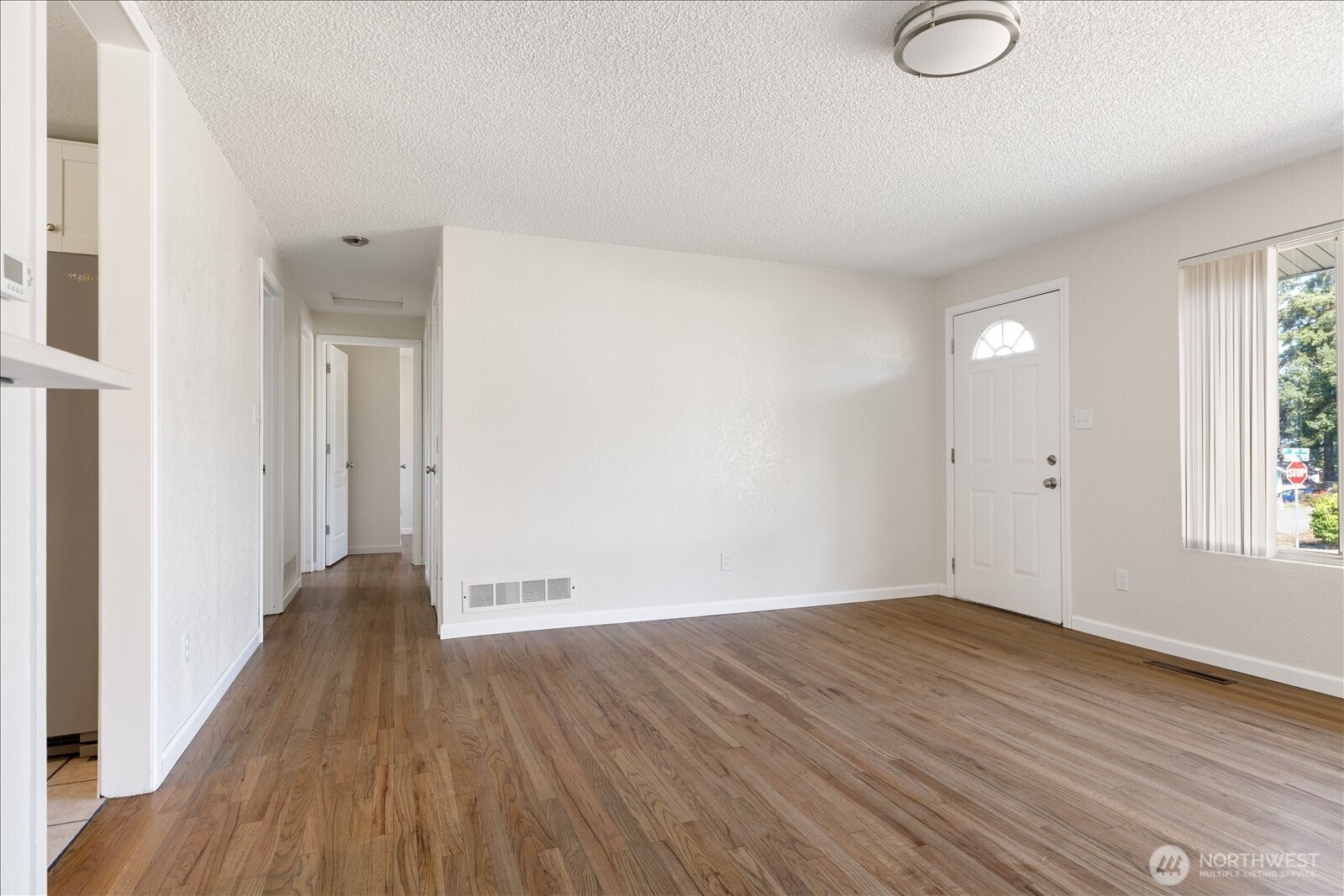 1515 NE 3rd Avenue , Oak Harbor, WA 98277