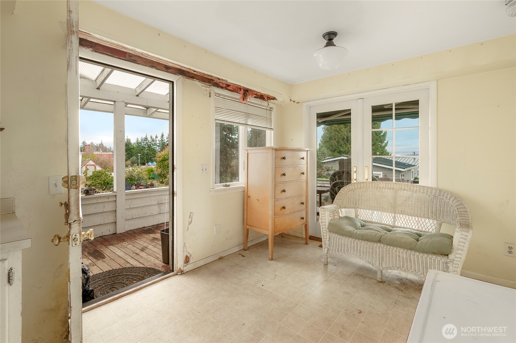 1020 Puget Drive , Edmonds, WA 98020