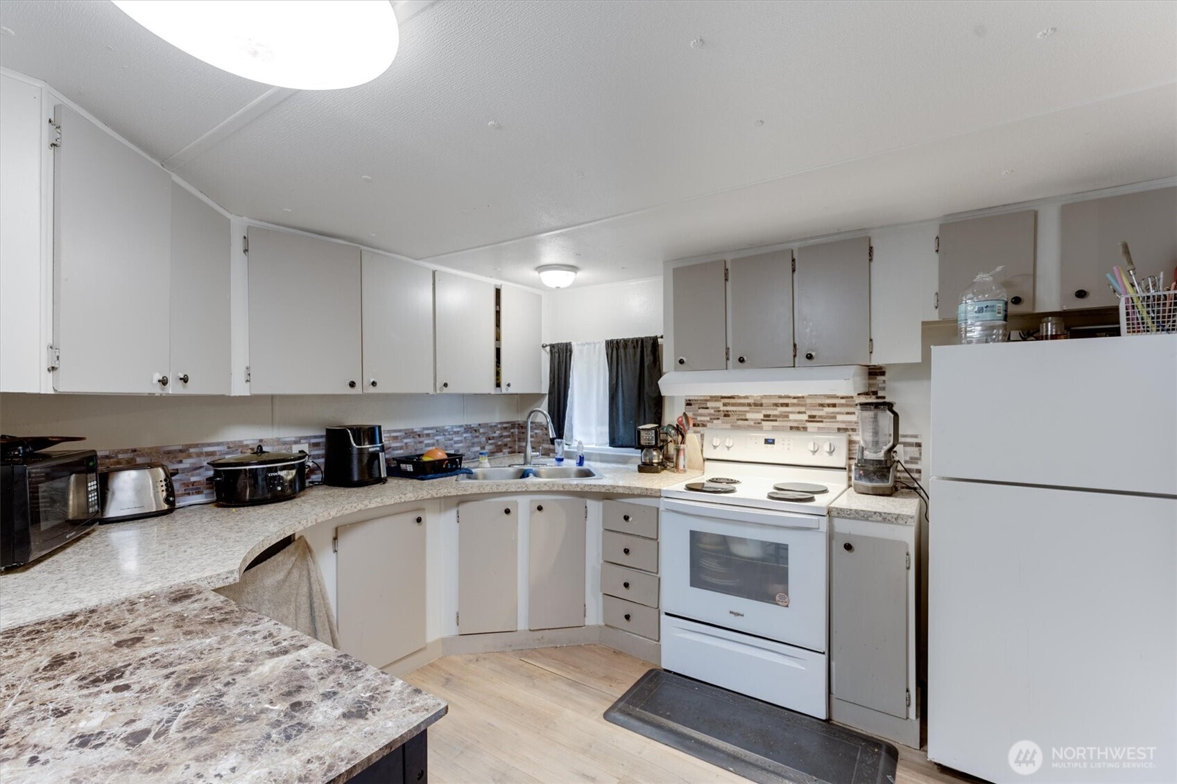 215 North Avenue , Kelso, WA 98626