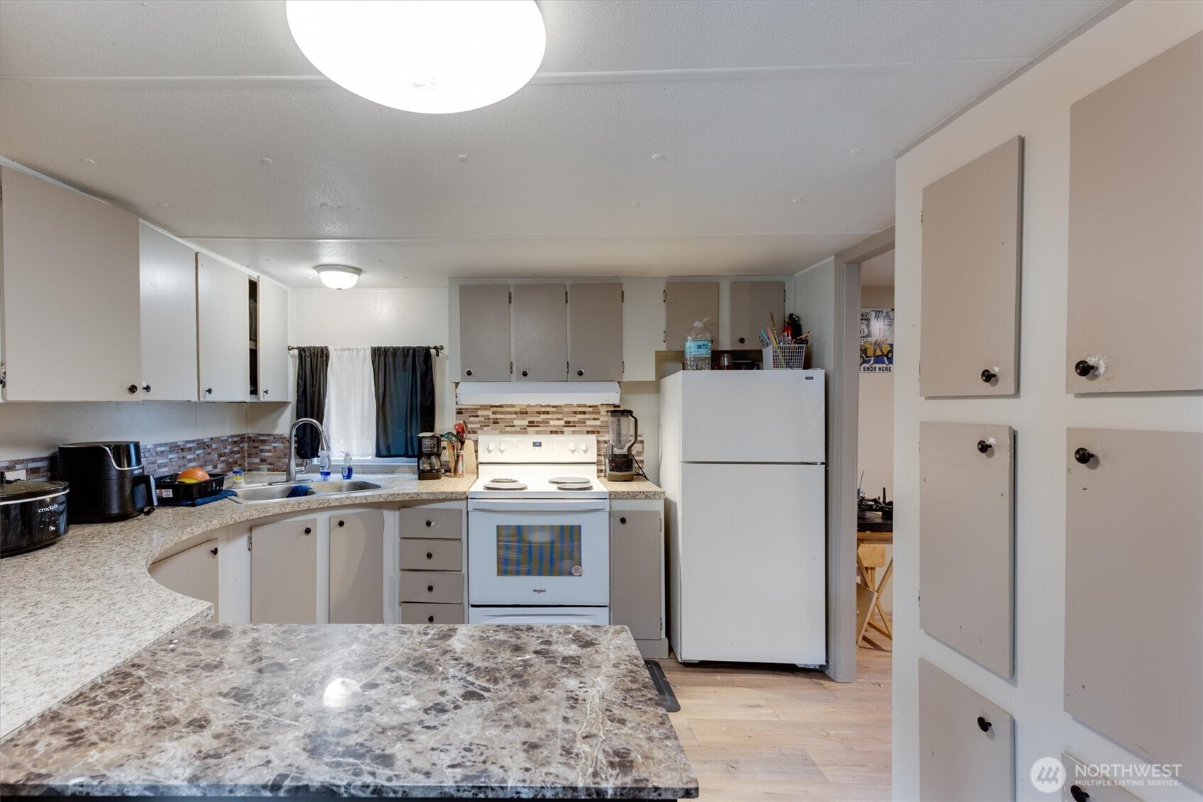 215 North Avenue , Kelso, WA 98626