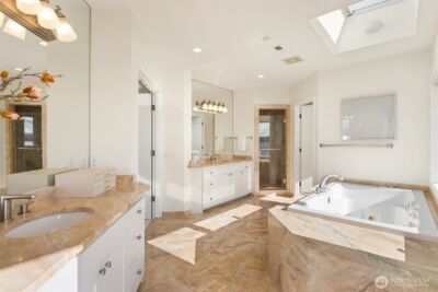 7439 W Mercer Way , Mercer Island, WA 98040 - Photo 20