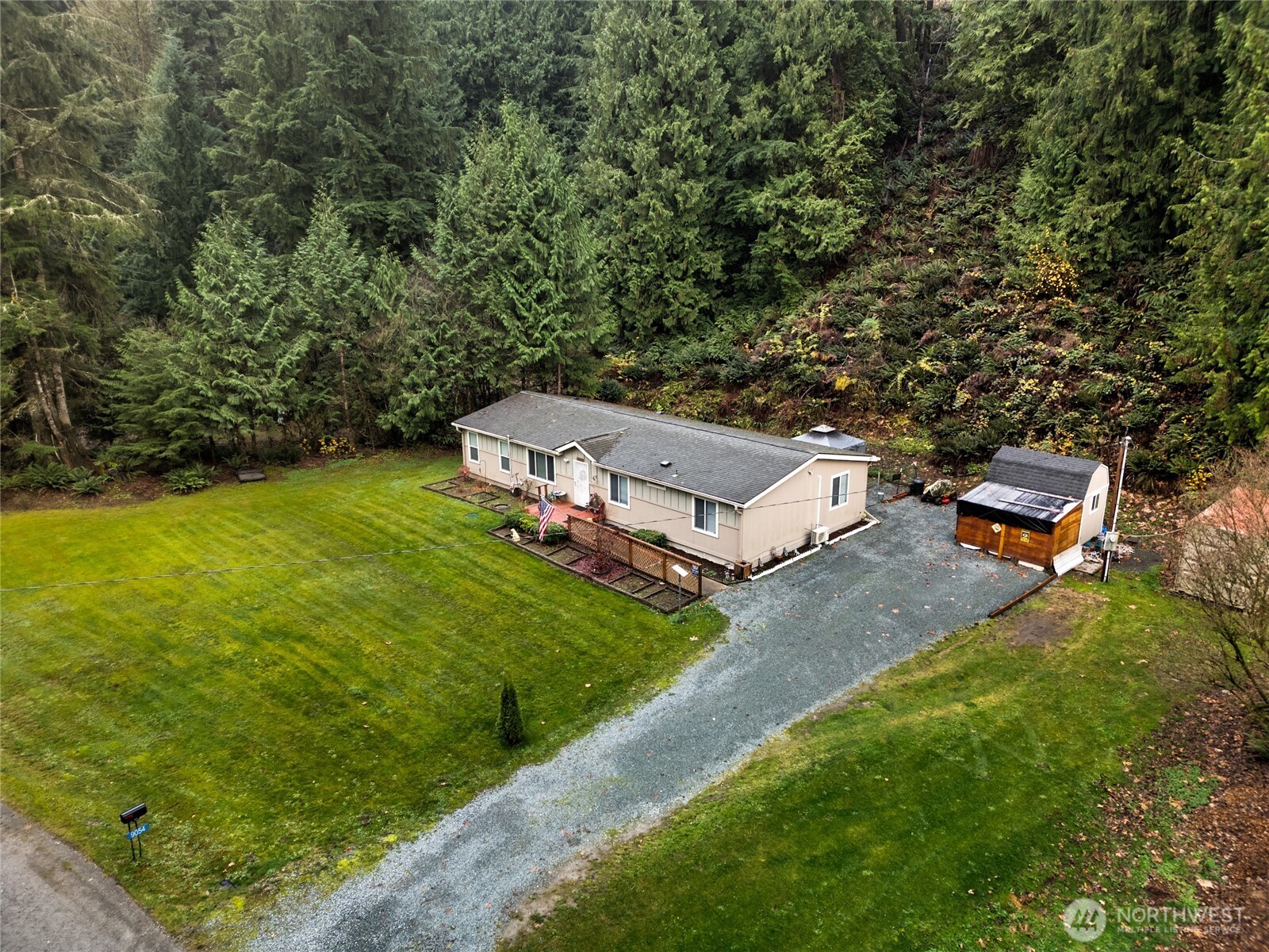 9054 W Pressentin Drive , Concrete, WA 98237