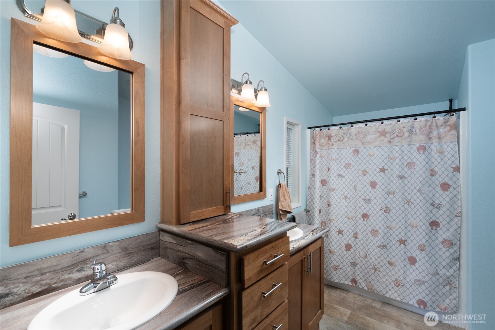 9054 W Pressentin Drive , Concrete, WA 98237