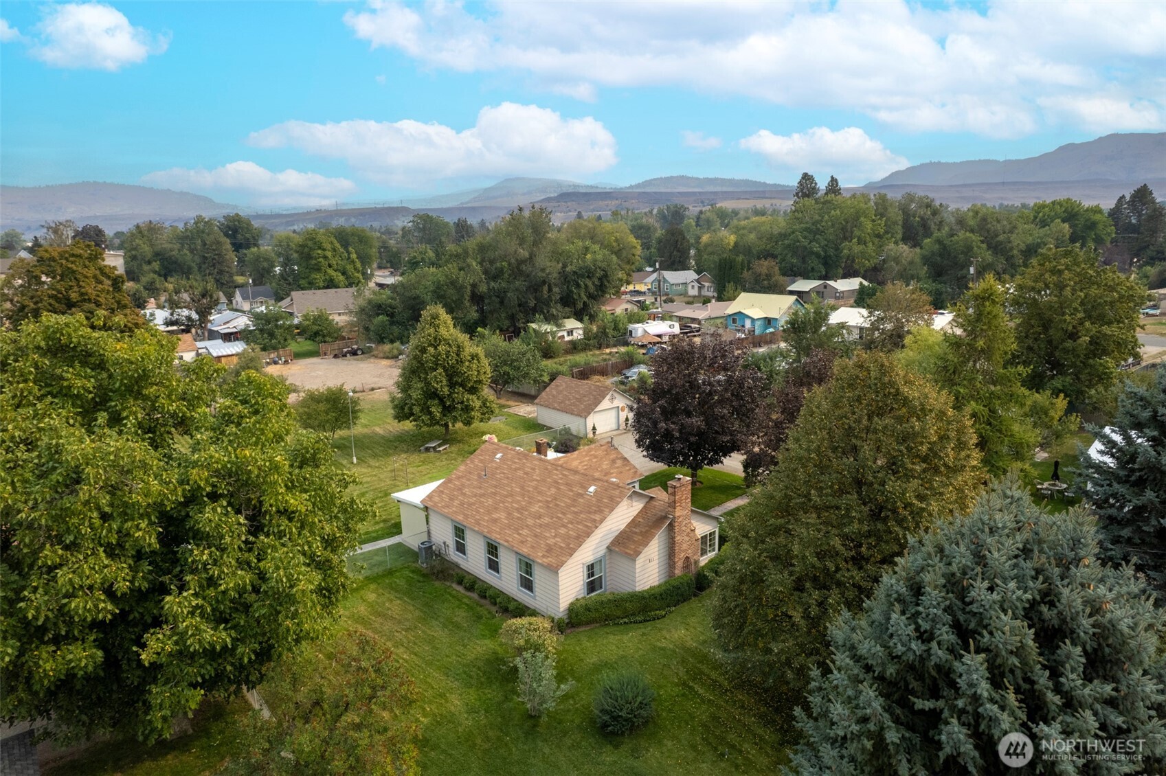211 S Granite Street , Omak, WA 98841