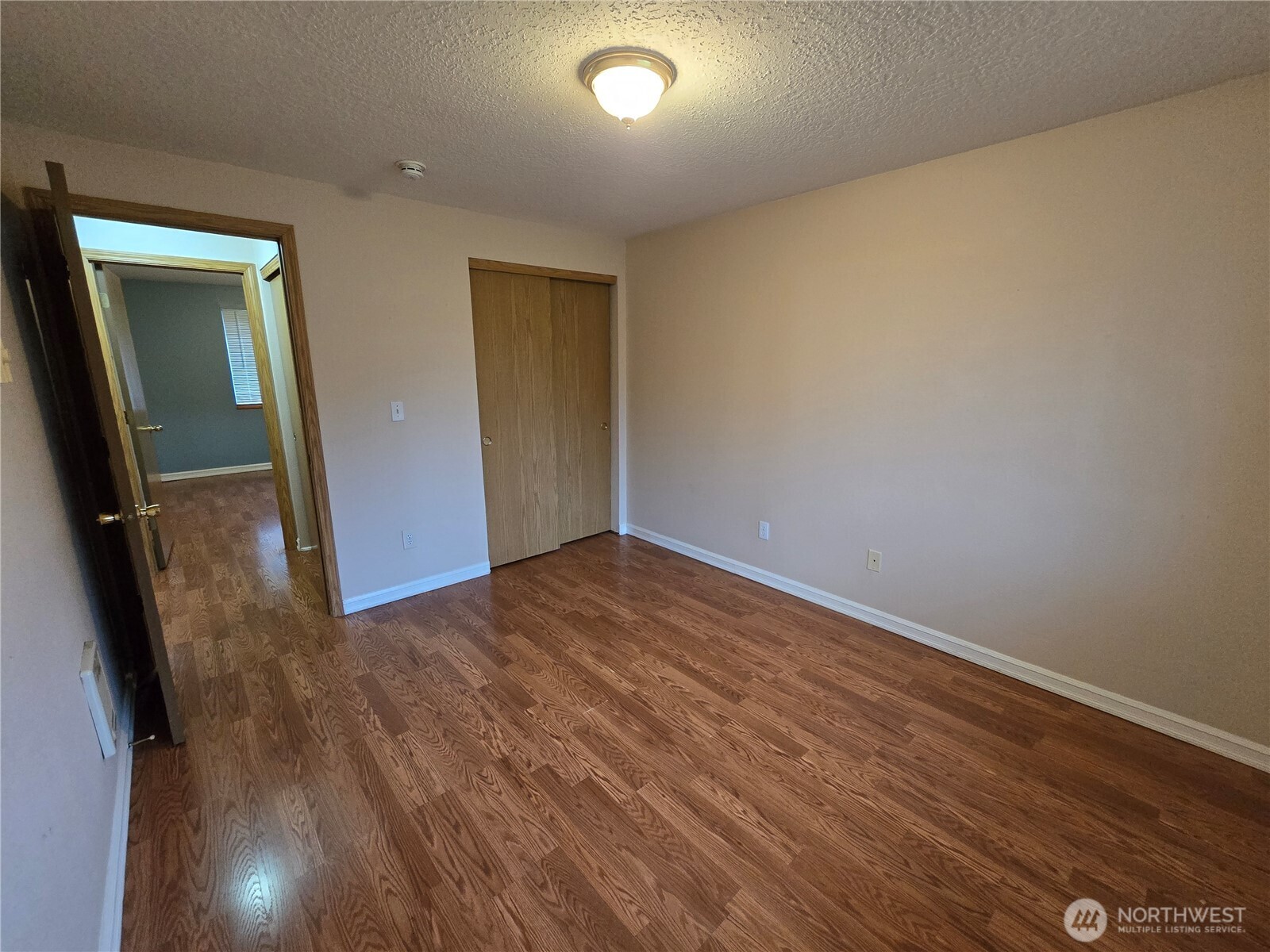 1106 S 11th Avenue , Kelso, WA 98626