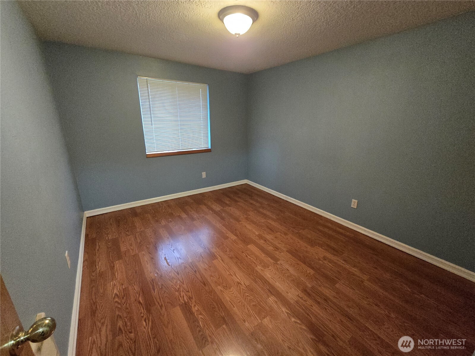 1106 S 11th Avenue , Kelso, WA 98626
