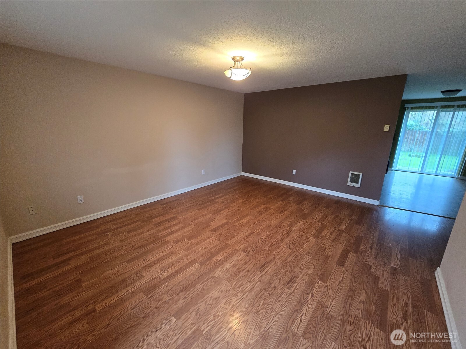 1106 S 11th Avenue , Kelso, WA 98626